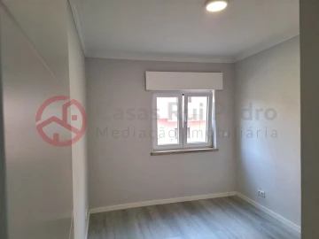 Apartamento T2 para Venda em Corroios