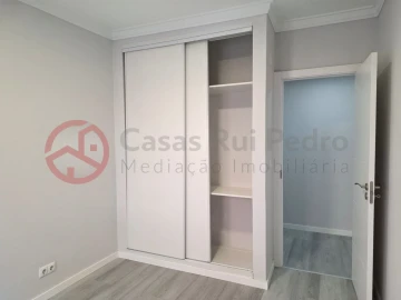 Apartamento T2 para Venda em Corroios
