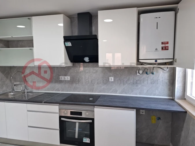 Apartamento T2 para Venda em Corroios Foto 9