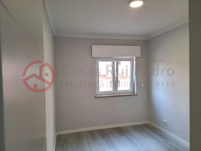 Apartamento T2 para Venda em Corroios Foto 16