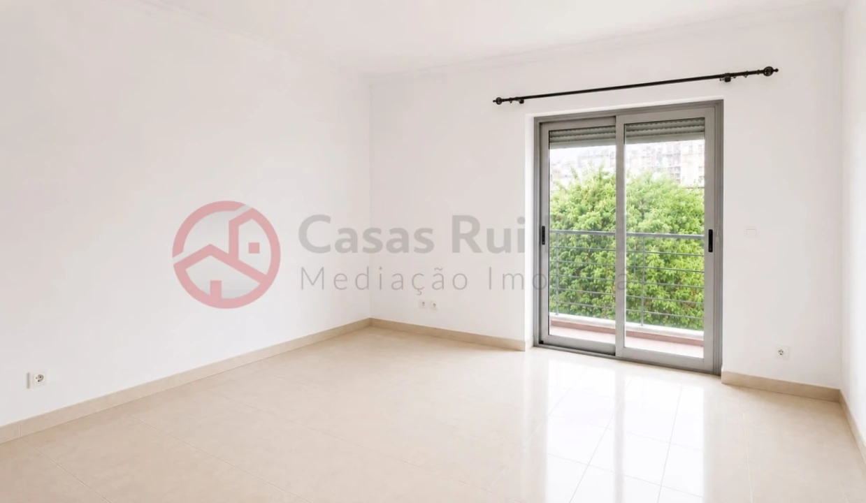Apartamento T2 para Venda em Corroios Foto 7