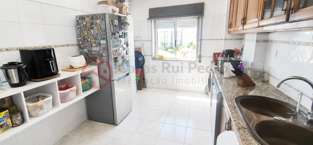 Apartamento T2 para Venda em Corroios Foto 4