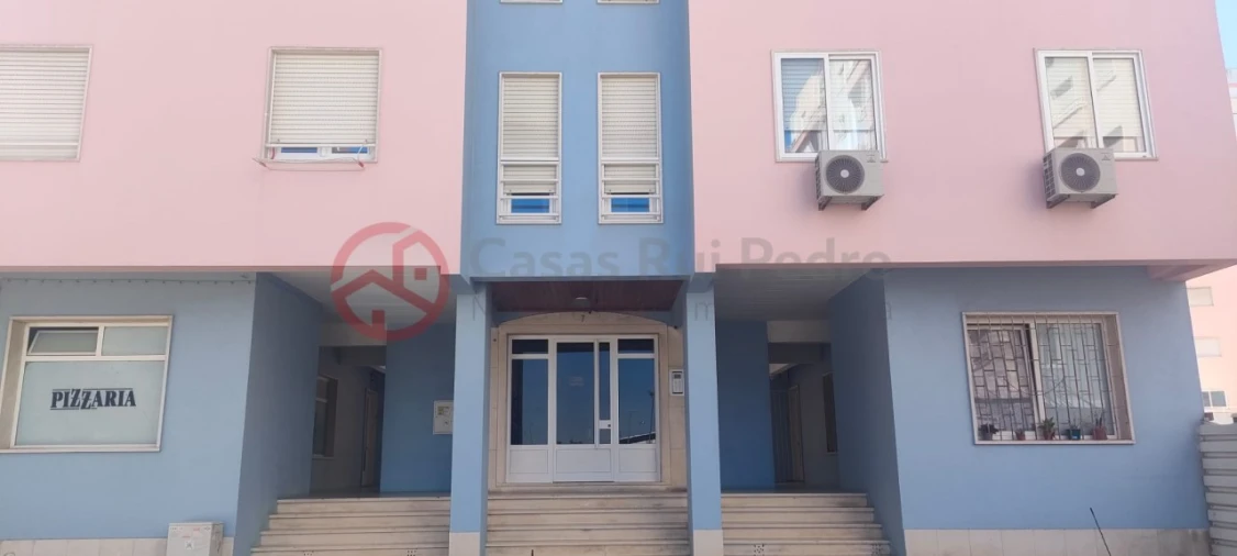 Apartamento T2 para Venda em Corroios Foto 29