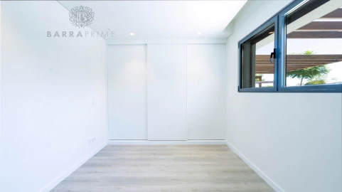 Moradia T4 para Venda em Montenegro