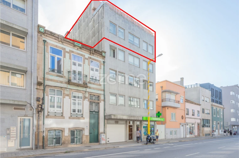 Apartamento T5 para Venda em Cedofeita, Santo Ildefonso, Sé, Miragaia, São Nicolau e Vitória Foto 2