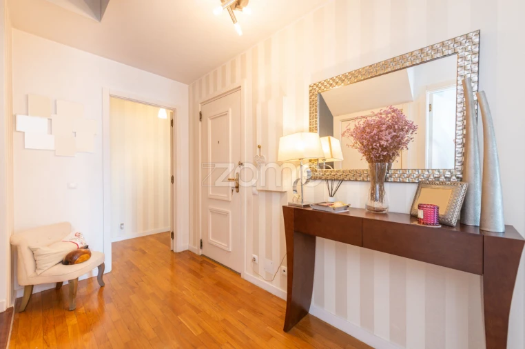 Apartamento T5 para Venda em Cedofeita, Santo Ildefonso, Sé, Miragaia, São Nicolau e Vitória Foto 3