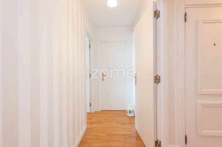 Apartamento T5 para Venda em Cedofeita, Santo Ildefonso, Sé, Miragaia, São Nicolau e Vitória Foto 14