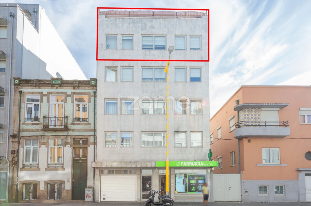 Apartamento T5 para Venda em Cedofeita, Santo Ildefonso, Sé, Miragaia, São Nicolau e Vitória Foto 1