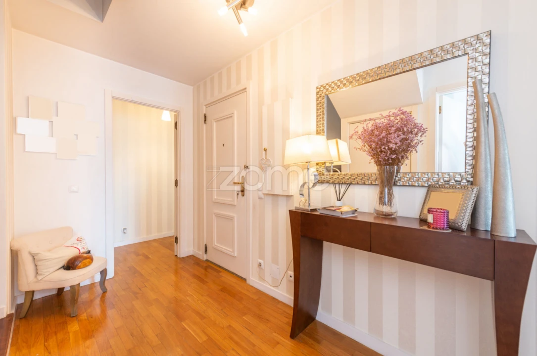 Apartamento T5 para Venda em Cedofeita, Santo Ildefonso, Sé, Miragaia, São Nicolau e Vitória Foto 3
