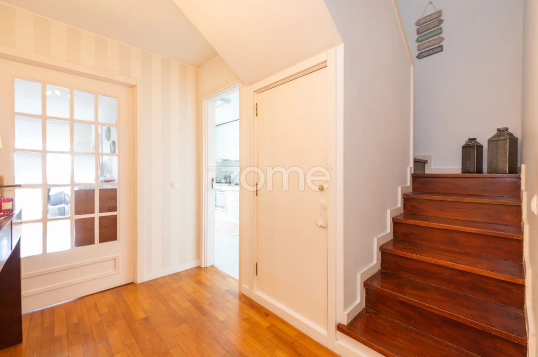 Apartamento T5 para Venda em Cedofeita, Santo Ildefonso, Sé, Miragaia, São Nicolau e Vitória Foto 4