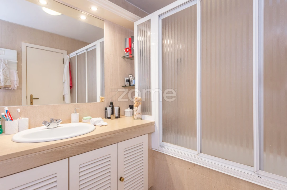 Apartamento T5 para Venda em Cedofeita, Santo Ildefonso, Sé, Miragaia, São Nicolau e Vitória Foto 21