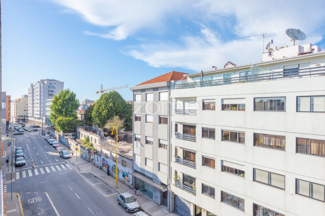 Apartamento T5 para Venda em Cedofeita, Santo Ildefonso, Sé, Miragaia, São Nicolau e Vitória Foto 32