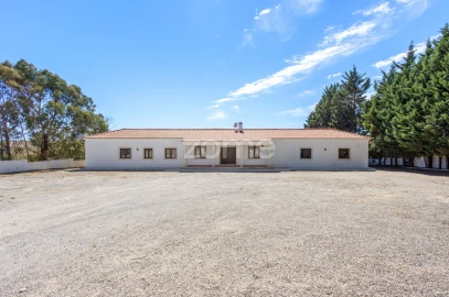 Quinta T4 para Venda em Moçarria