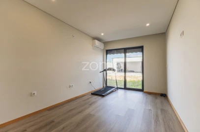 Moradia T4 para Venda em Gondifelos, Cavalões e Outiz