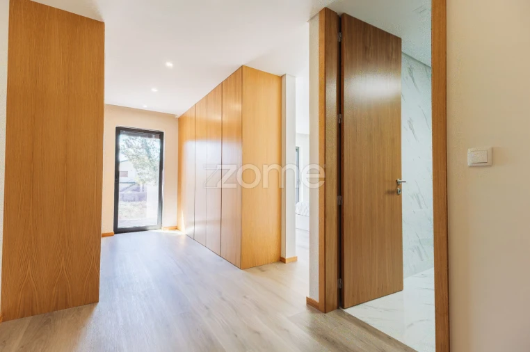 Moradia T4 para Venda em Gondifelos, Cavalões e Outiz Foto 9