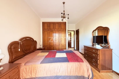 Apartamento T2 para Arrendamento em Esmeriz e Cabeçudos