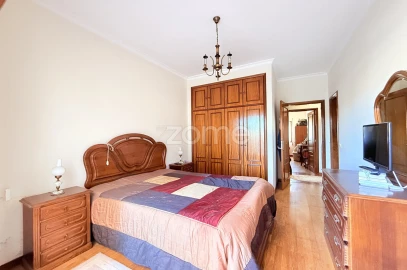 Apartamento T2 para Arrendamento em Esmeriz e Cabeçudos