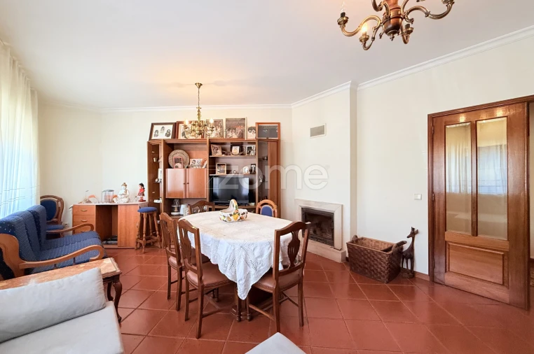 Apartamento T2 para Arrendamento em Esmeriz e Cabeçudos Foto 8