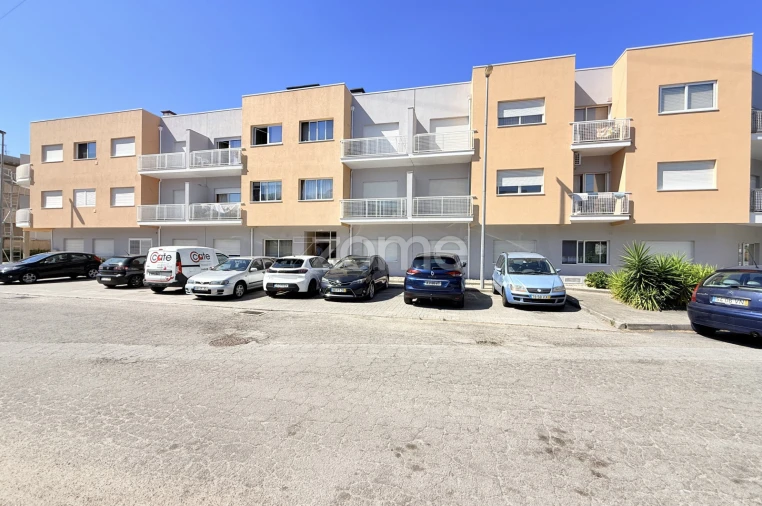 Apartamento T2 para Arrendamento em Esmeriz e Cabeçudos Foto 2