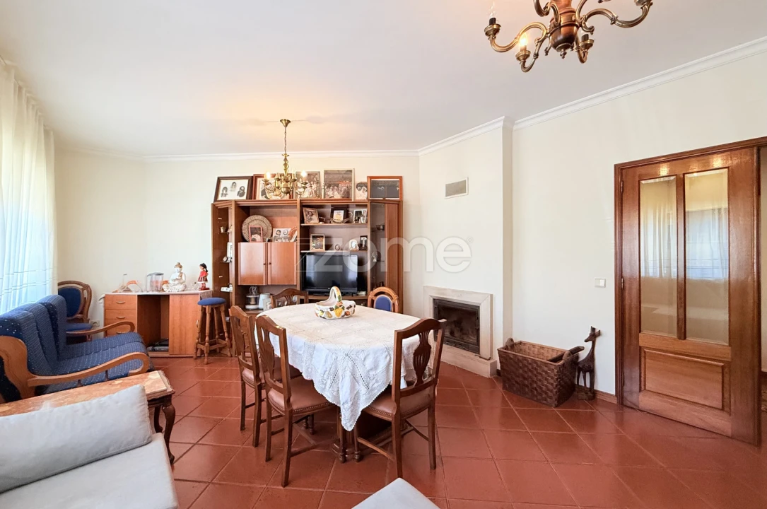 Apartamento T2 para Arrendamento em Esmeriz e Cabeçudos Foto 8