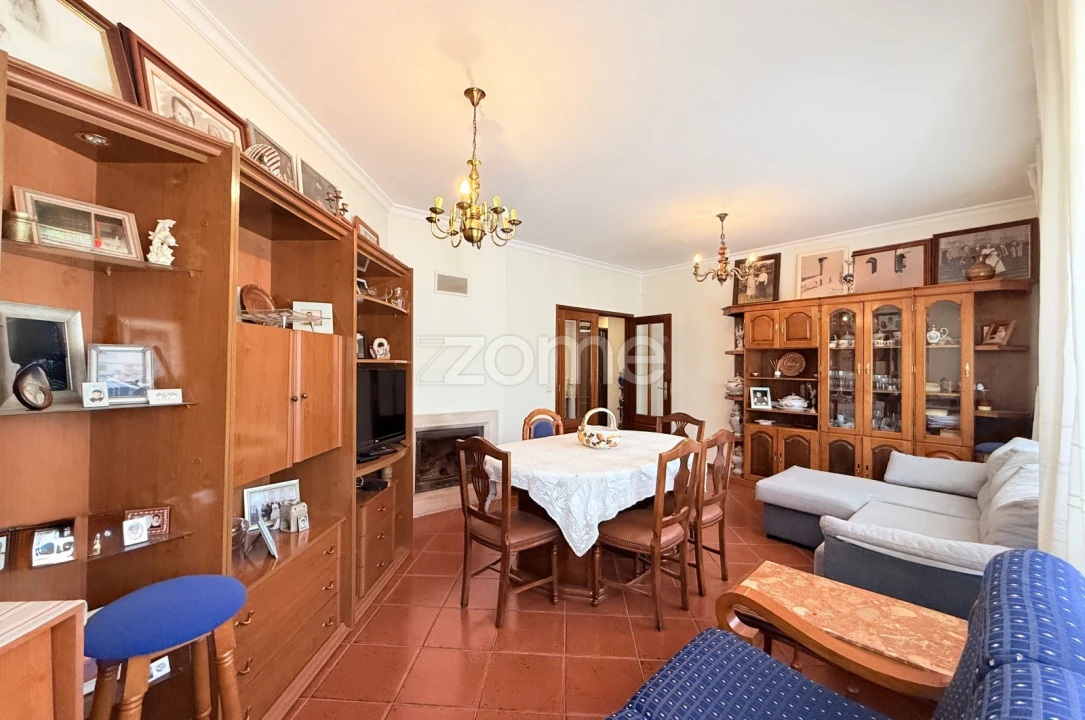 Apartamento T2 para Arrendamento em Esmeriz e Cabeçudos Foto 10