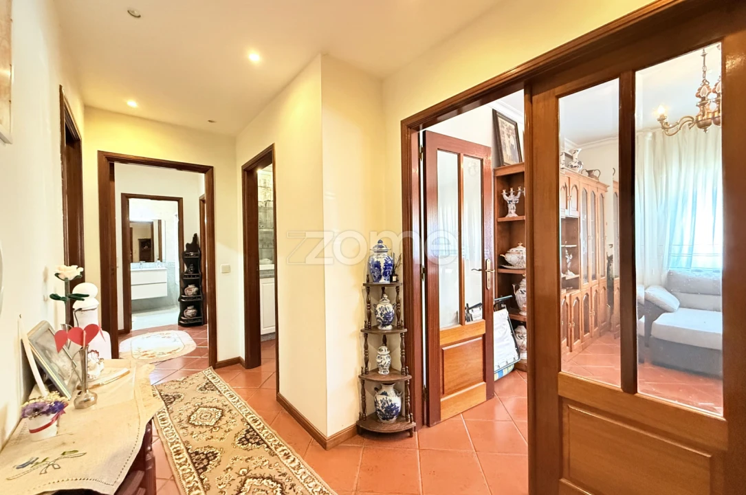 Apartamento T2 para Arrendamento em Esmeriz e Cabeçudos Foto 4