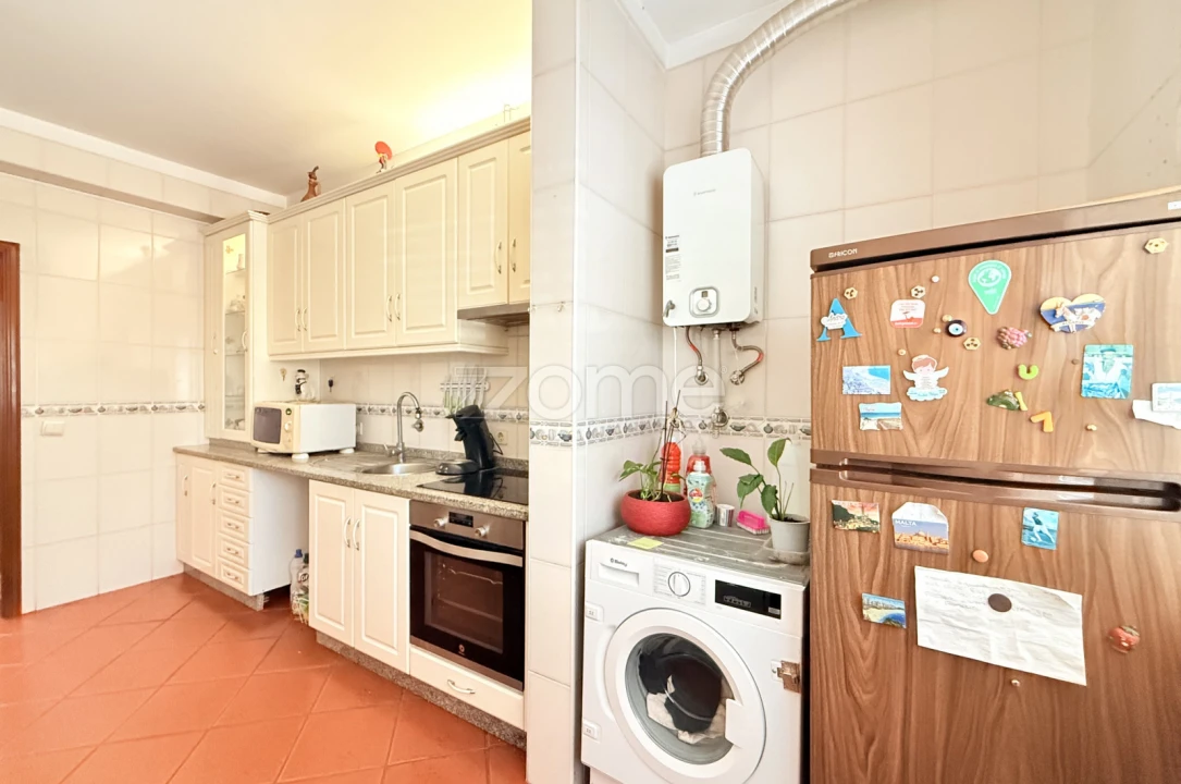 Apartamento T2 para Arrendamento em Esmeriz e Cabeçudos Foto 6
