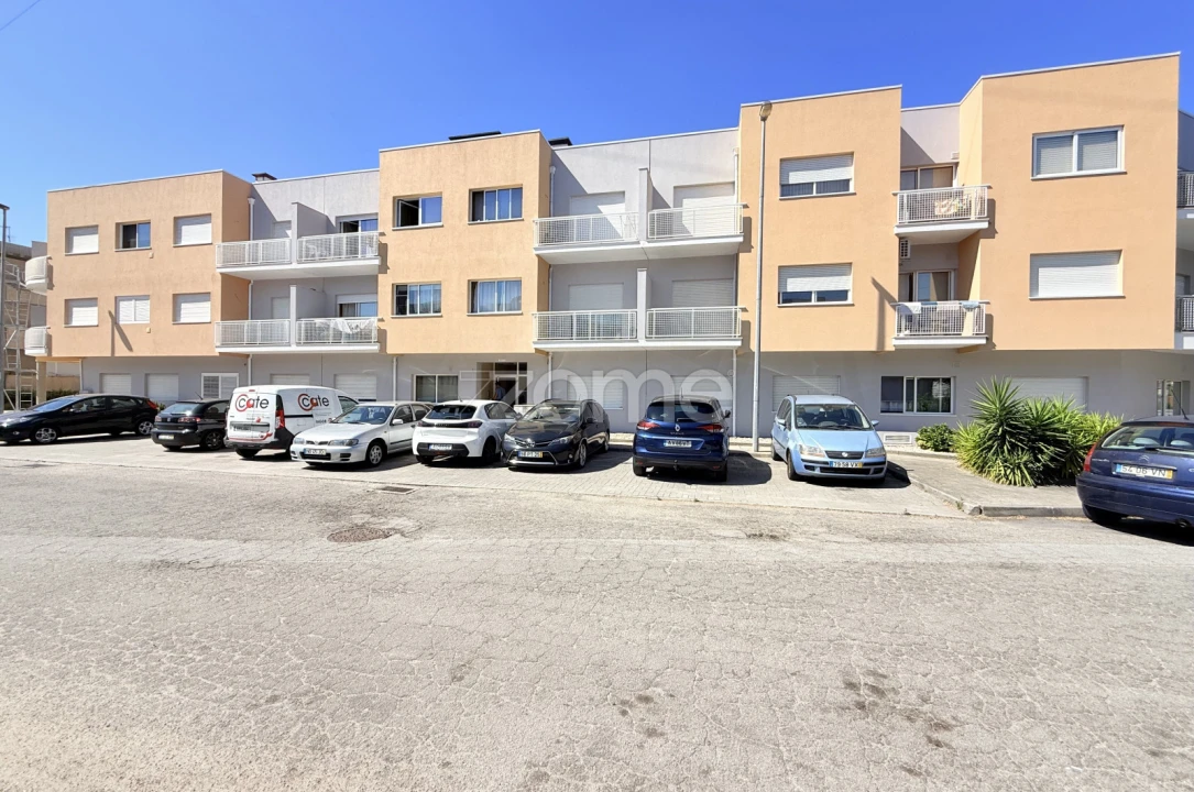 Apartamento T2 para Arrendamento em Esmeriz e Cabeçudos Foto 2