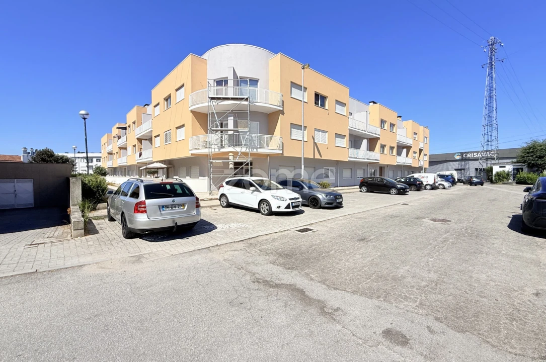 Apartamento T2 para Arrendamento em Esmeriz e Cabeçudos Foto 23