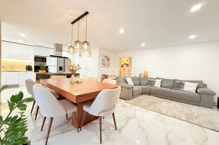 Apartamento T2 para Venda em Landim Foto 11