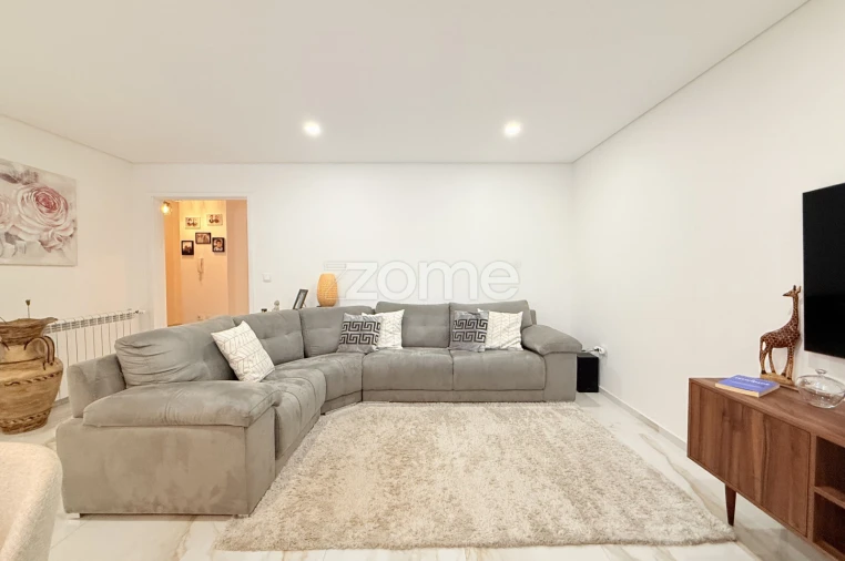 Apartamento T2 para Venda em Landim Foto 13