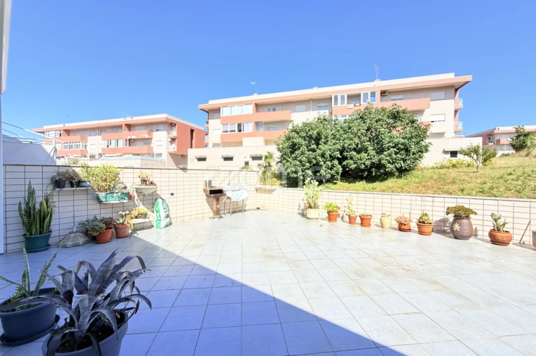 Apartamento T2 para Venda em Landim Foto 28