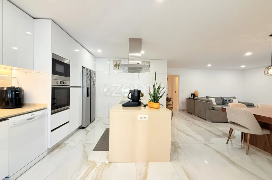 Apartamento T2 para Venda em Landim Foto 4