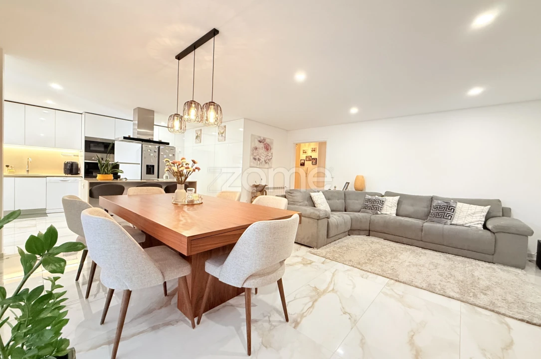 Apartamento T2 para Venda em Landim Foto 11