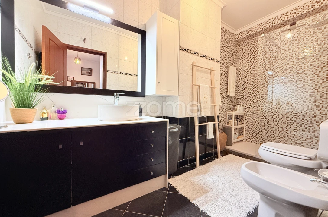 Apartamento T2 para Venda em Landim Foto 19