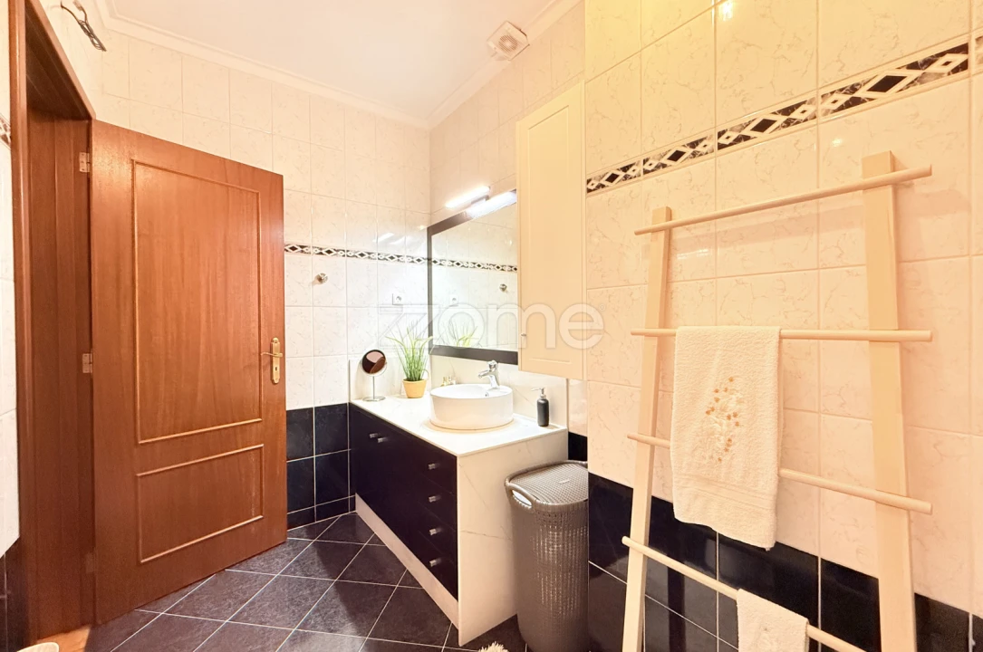 Apartamento T2 para Venda em Landim Foto 20