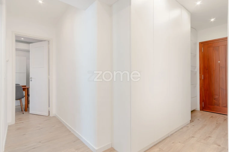 Apartamento T2 para Venda em São Domingos de Benfica Foto 2