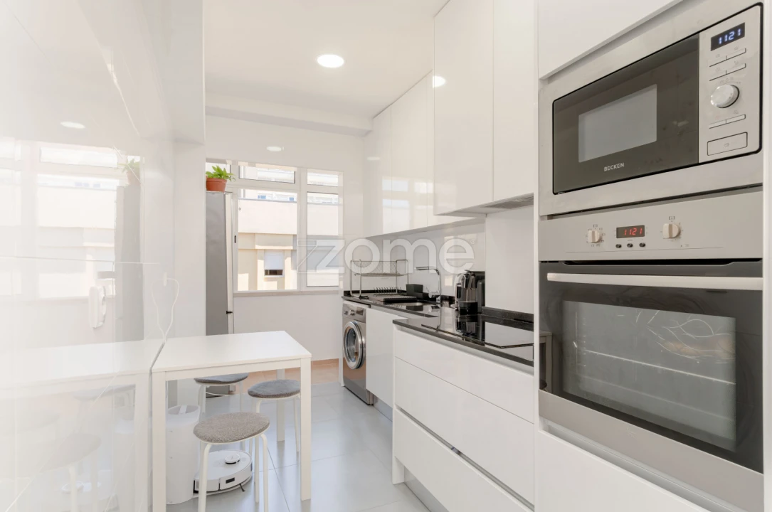 Apartamento T2 para Venda em São Domingos de Benfica Foto 8