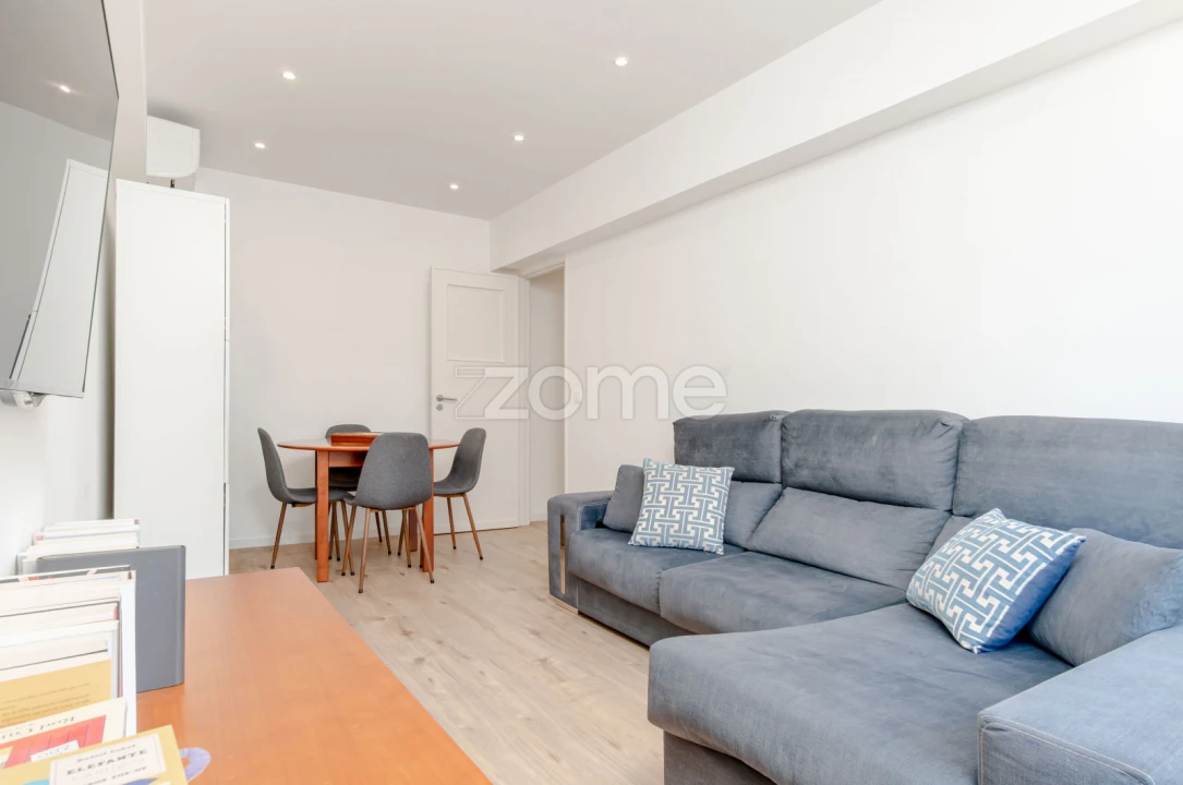 Apartamento T2 para Venda em São Domingos de Benfica Foto 1