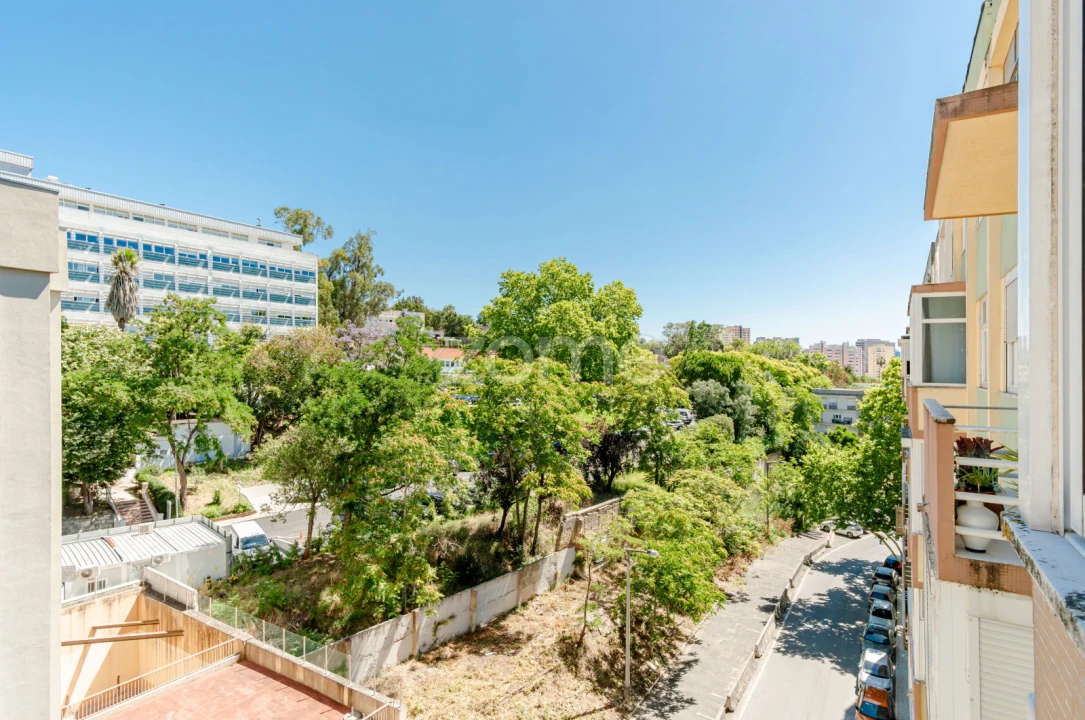 Apartamento T2 para Venda em São Domingos de Benfica Foto 14