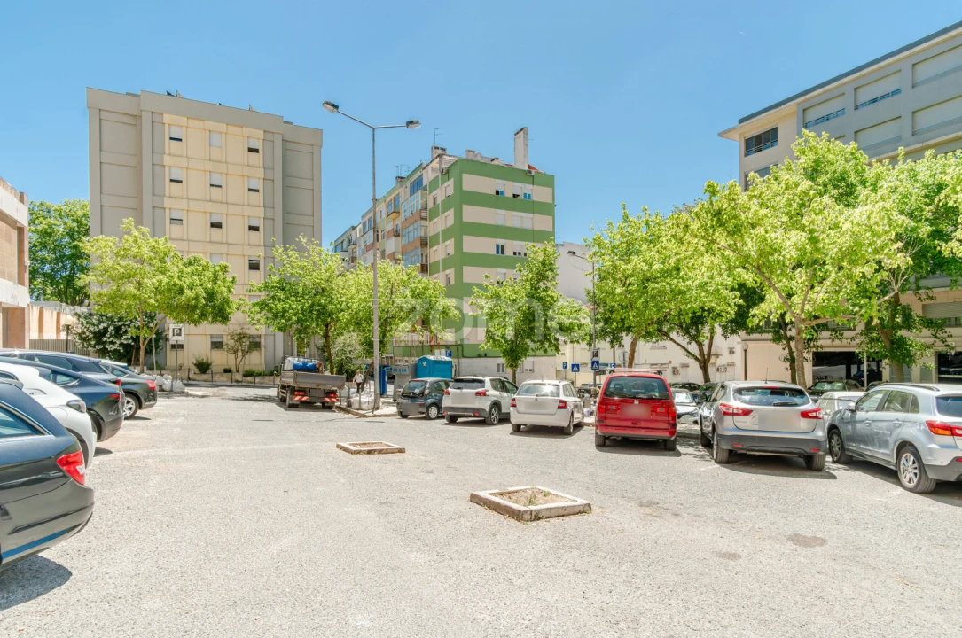 Apartamento T2 para Venda em São Domingos de Benfica Foto 24