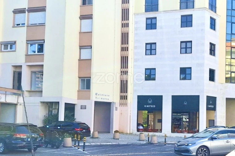 Apartamento T4 para Arrendamento em Avenidas Novas Foto 25