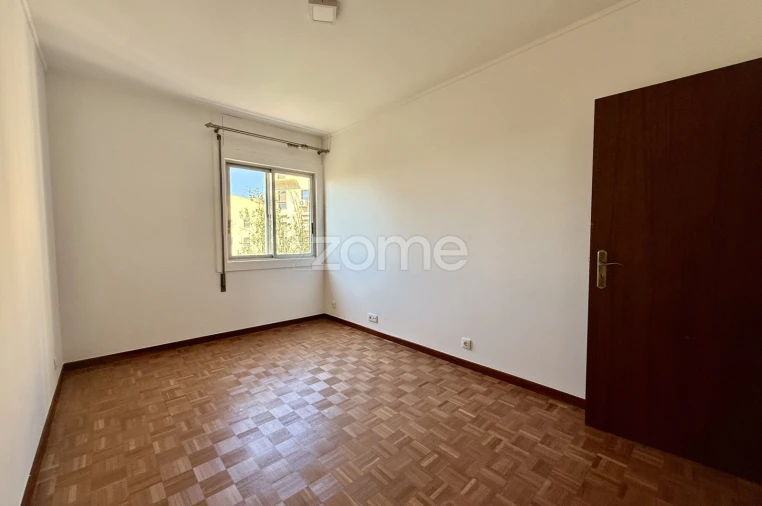 Apartamento T4 para Arrendamento em Avenidas Novas Foto 18