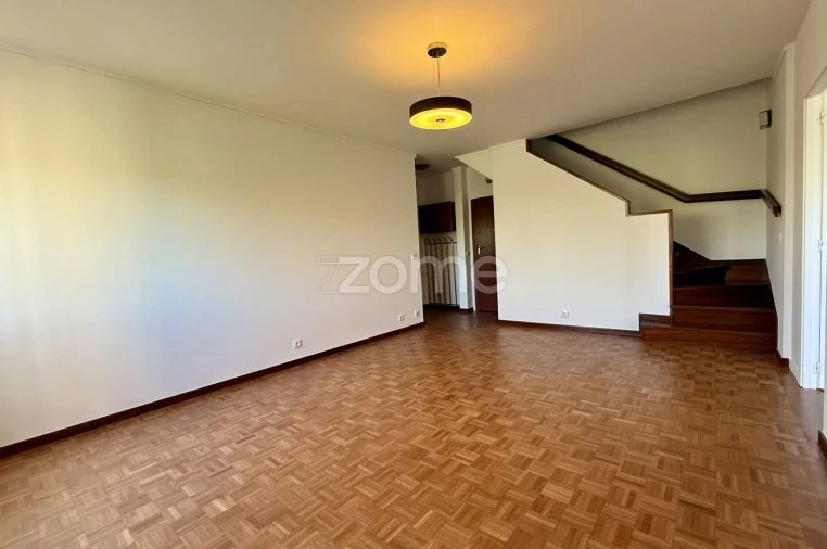 Apartamento T4 para Arrendamento em Avenidas Novas Foto 2