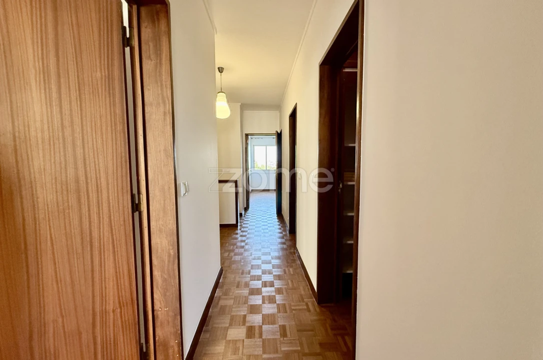 Apartamento T4 para Arrendamento em Avenidas Novas Foto 15