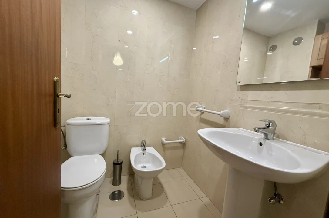 Apartamento T4 para Arrendamento em Avenidas Novas Foto 21
