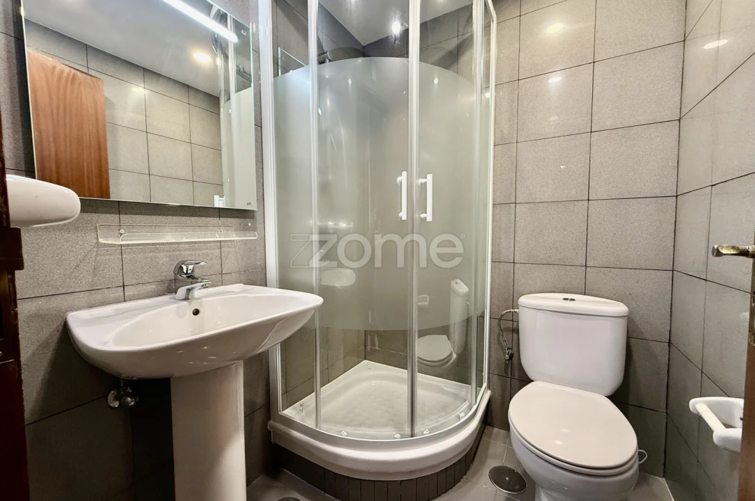 Apartamento T4 para Arrendamento em Avenidas Novas Foto 22