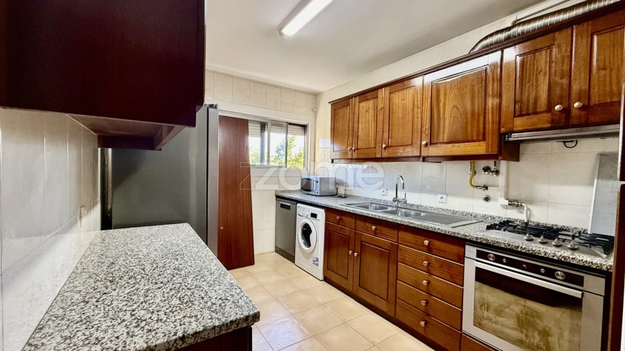 Apartamento T4 para Arrendamento em Avenidas Novas