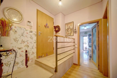 Apartamento T2 para Venda em Santa Iria de Azoia, São João da Talha e Bobadela