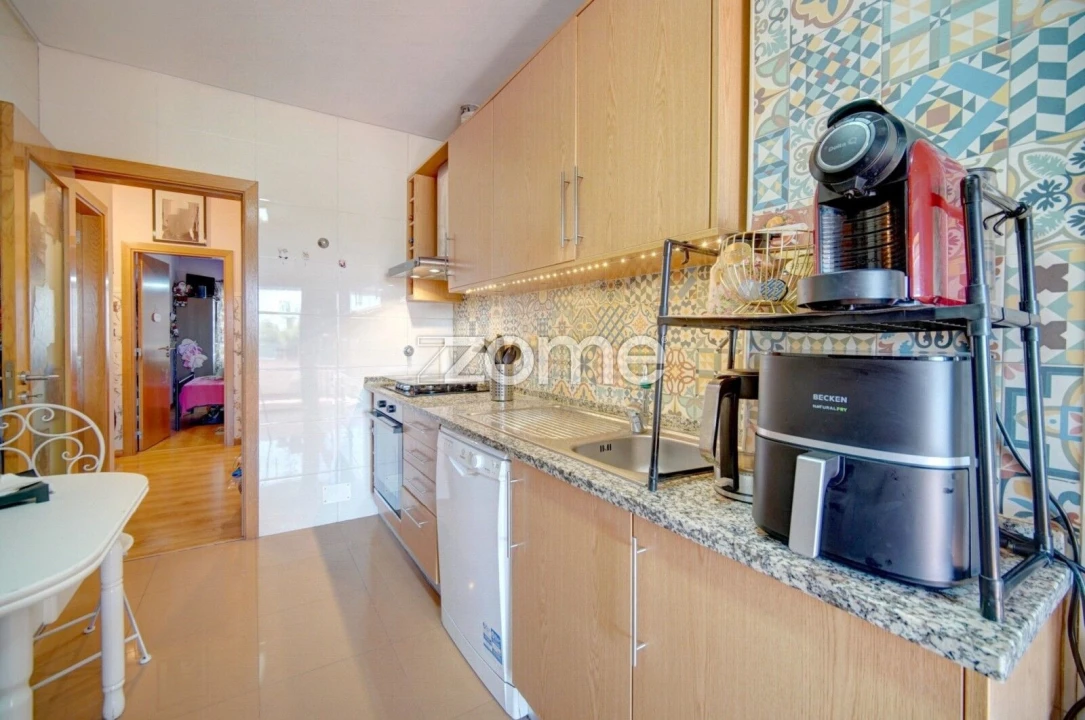 Apartamento T2 para Venda em Santa Iria de Azoia, São João da Talha e Bobadela Foto 13